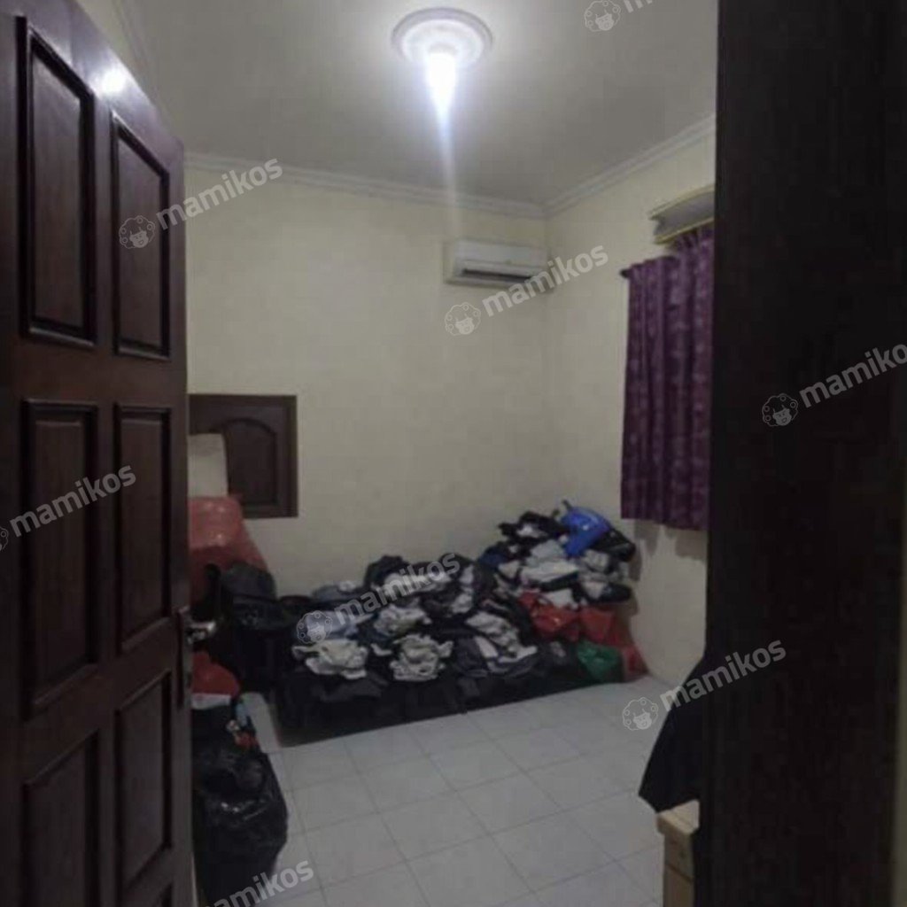 Rumah Sertifikat SHM 4 Kamar Tidur 2 Kamar Mandi Kembangan Jakarta Barat - Photo 2