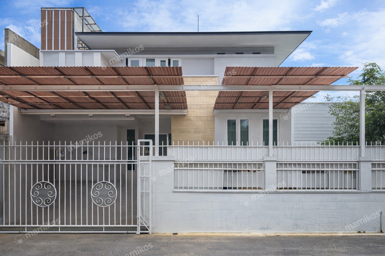 Rumah Sertifikat SHM 5 Kamar Tidur 3 Kamar Mandi Intercon Jakarta Barat