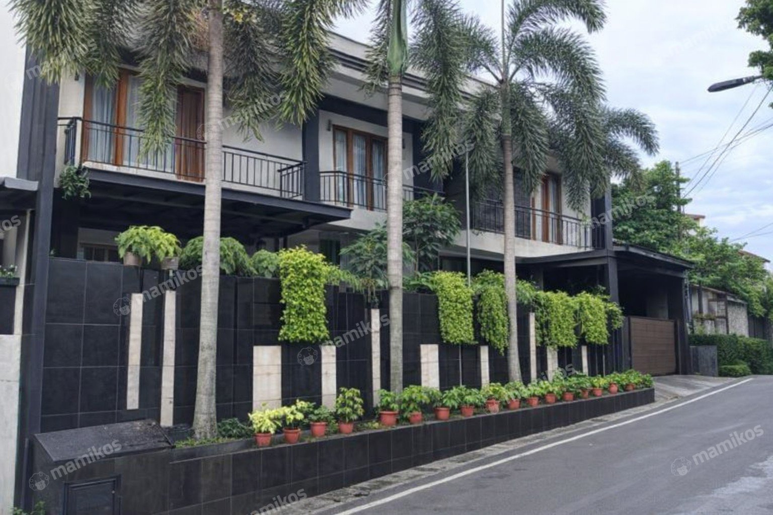 Rumah Sertifikat SHM 5 Kamar Tidur 2 Kamar Mandi Cipayung Jakarta Timur