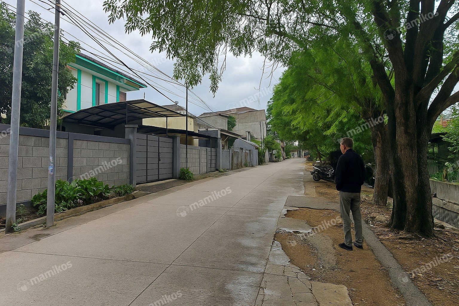 Rumah Sertifikat SHM 6 Kamar Tidur 4 Kamar Mandi Duren Sawit Jakarta Timur - Photo 2
