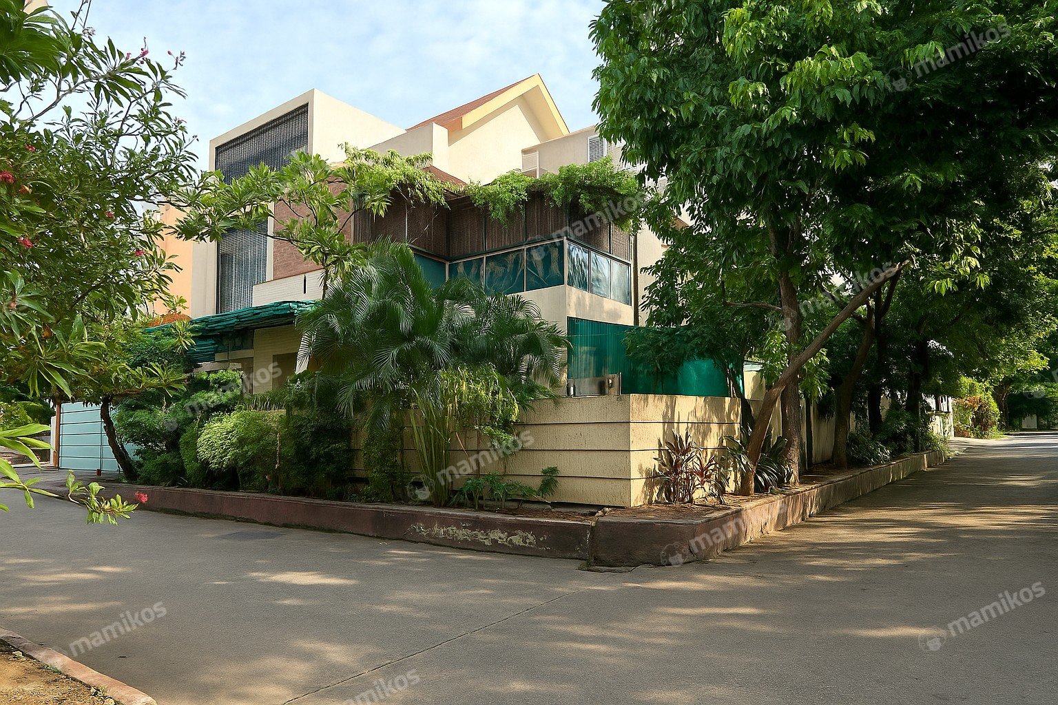 Rumah Sertifikat SHM 5 Kamar Tidur 4 Kamar Mandi Pondok Kelapa Jakarta Timur