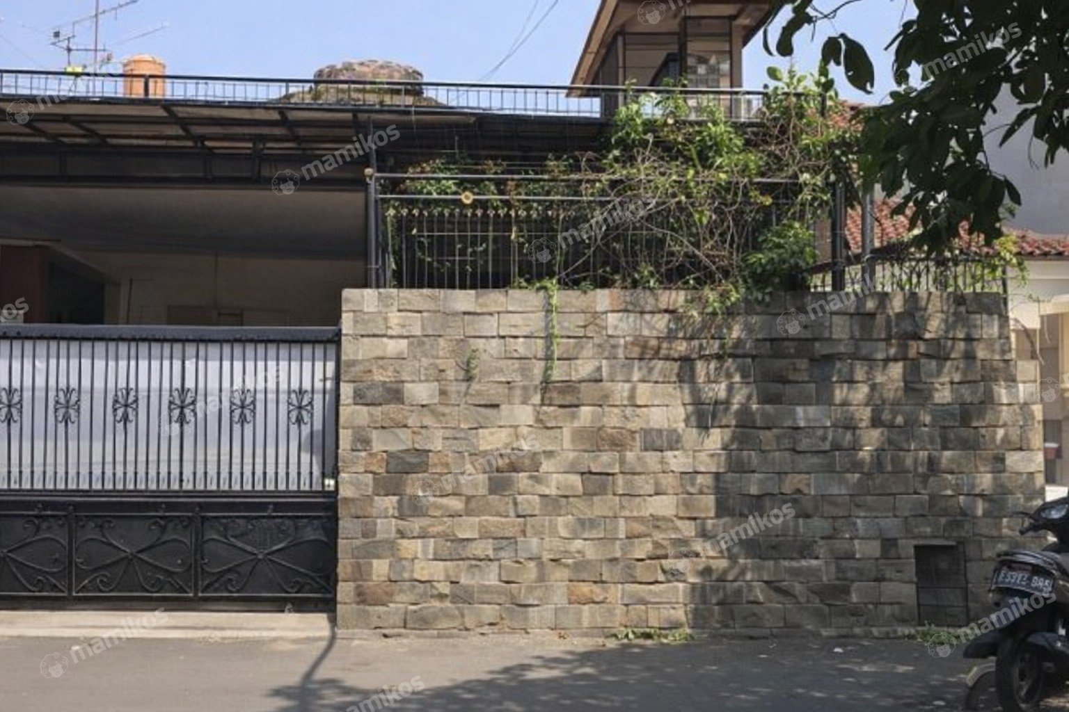 Rumah Sertifikat SHM 6 Kamar Tidur 6 Kamar Mandi Condet Jakarta Timur