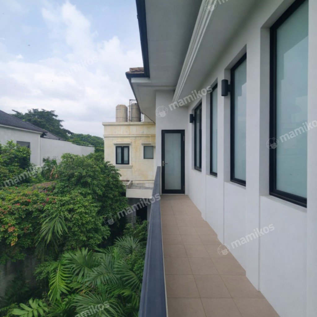 Rumah Sertifikat SHM 6 Kamar Tidur 6 Kamar Mandi Kemang Jakarta Selatan - Photo 2