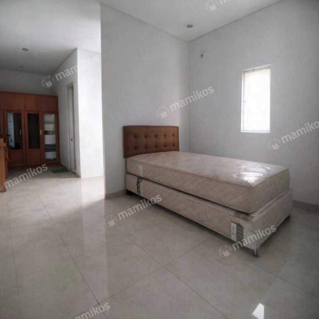 Rumah Sertifikat SHM 5 Kamar Tidur 3 Kamar Mandi Pantai Indah Kapuk Jakarta Utara - Photo 2