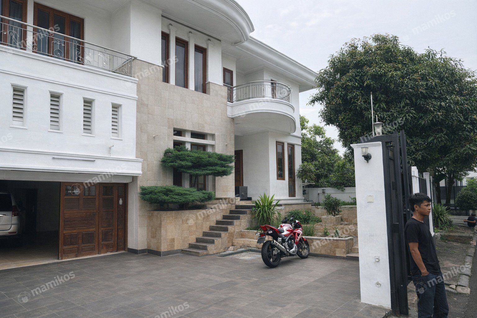 Rumah Sertifikat SHM 5 Kamar Tidur 5 Kamar Mandi Sunrise Garden Jakarta Barat