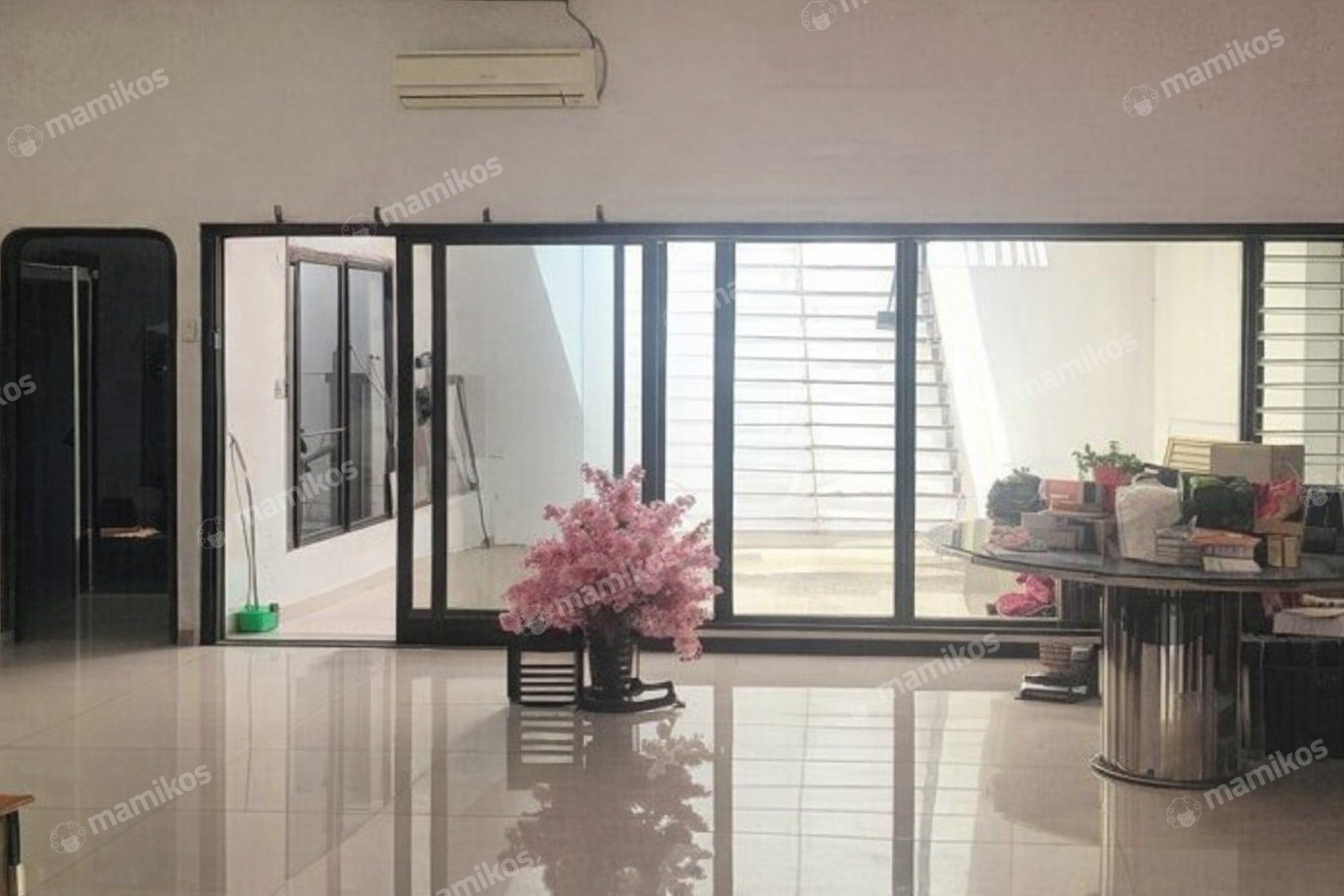Rumah Sertifikat SHM 4 Kamar Tidur 2 Kamar Mandi Sunrise Garden Jakarta Barat - Photo 2