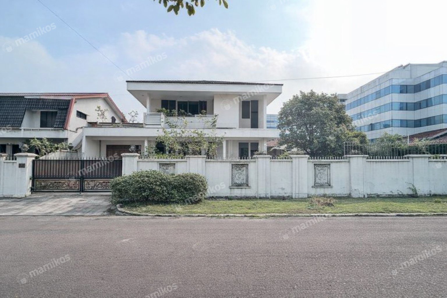Rumah Sertifikat SHM 5 Kamar Tidur 3 Kamar Mandi Kedoya Jakarta Barat