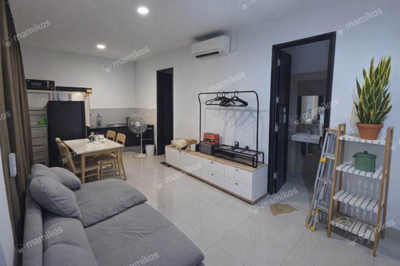 Rumah Sertifikat SHM 3 Kamar Tidur 3 Kamar Mandi Pantai Indah Kapuk 2 Jakarta Utara