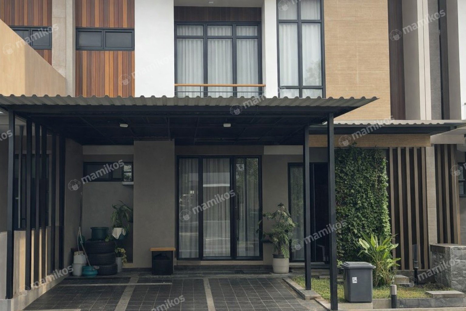 Rumah Sertifikat SHM 5 Kamar Tidur 5 Kamar Mandi Kota Wisata Jakarta Timur