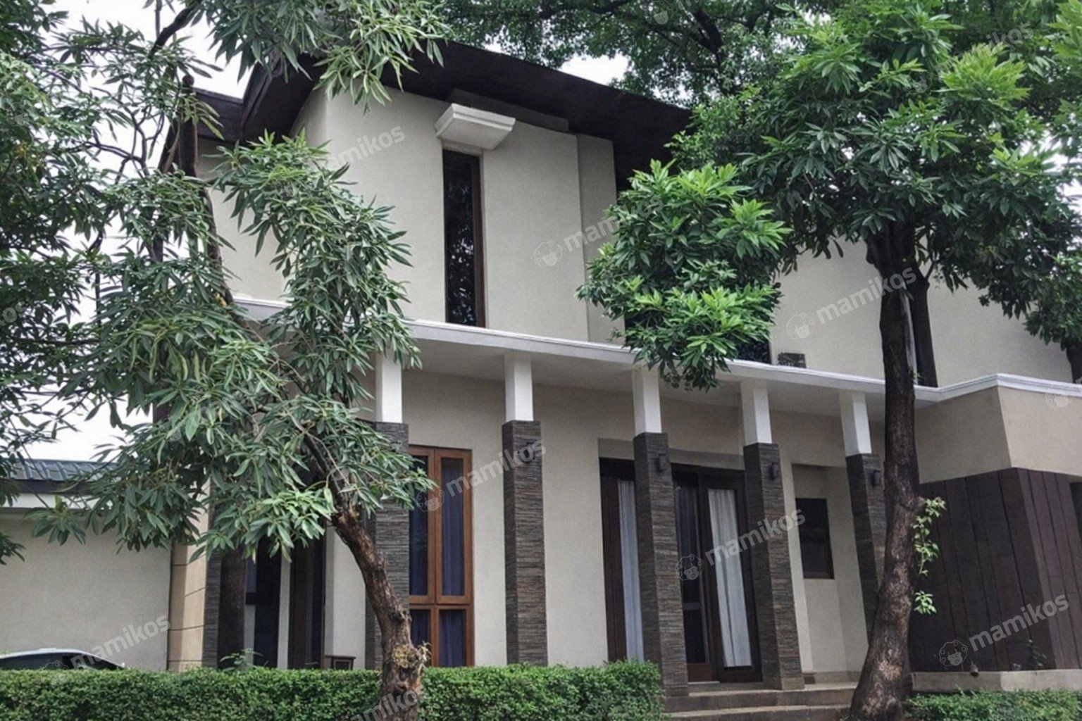 Rumah Sertifikat SHM 6 Kamar Tidur 5 Kamar Mandi Citra Grand Jakarta Timur