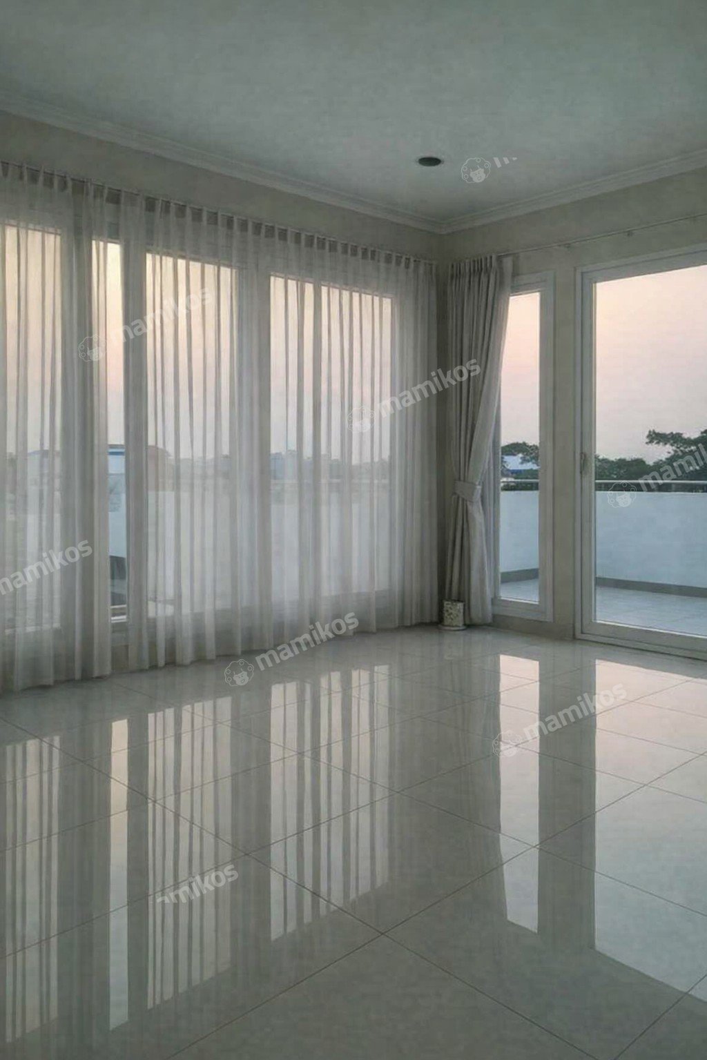 Rumah 5 Kamar Tidur 6 Kamar Mandi 4 Lantai Joglo Jakarta Barat - Photo 4