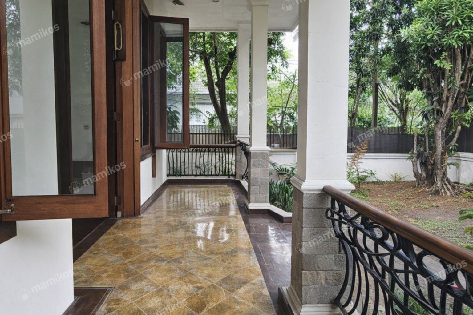 Rumah Sertifikat SHM 4 Kamar Tidur 4 Kamar Mandi patra kuningan Jakarta Selatan