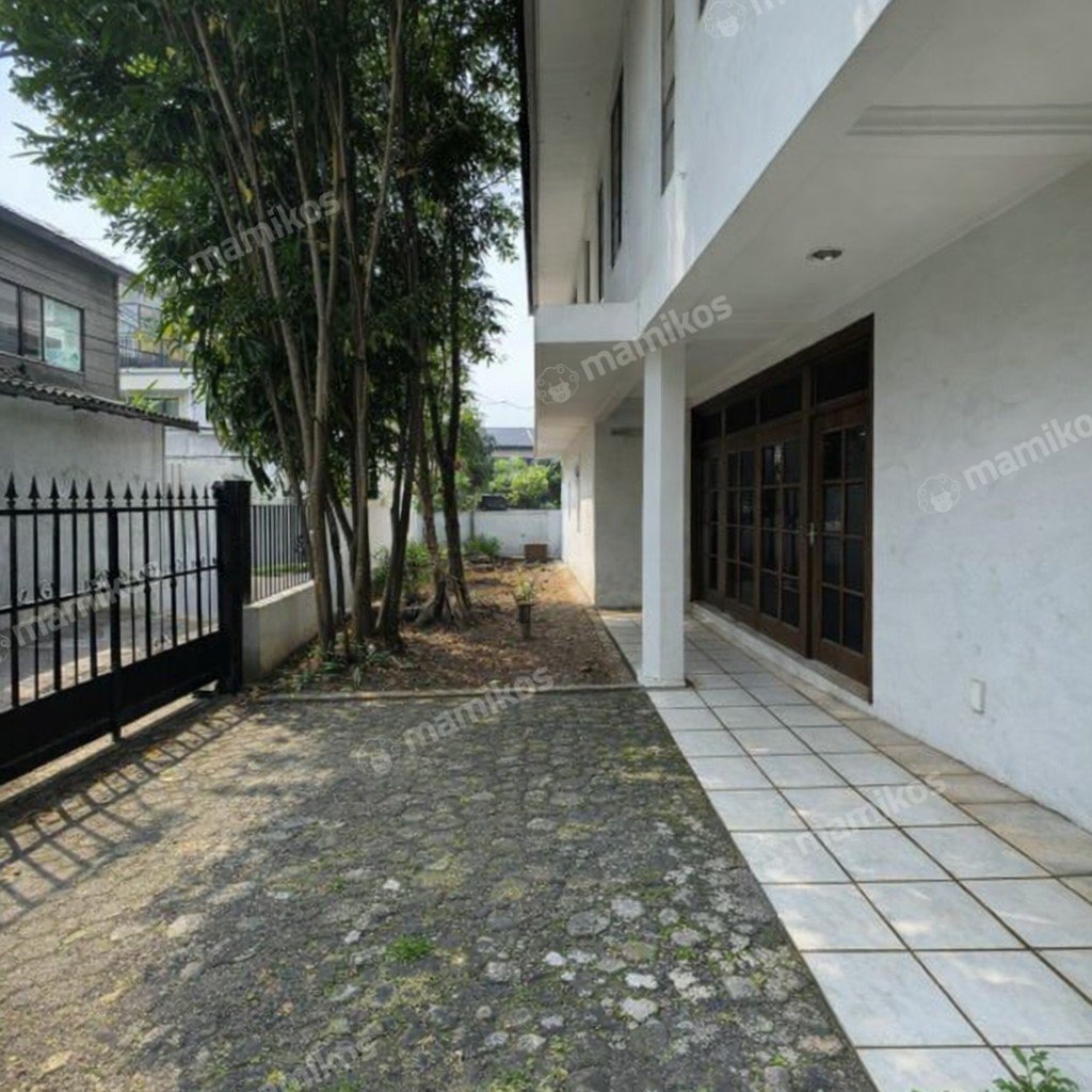 Rumah Sertifikat SHM 3 Kamar Tidur 3 Kamar Mandi Cilandak Jakarta Selatan - Photo 2
