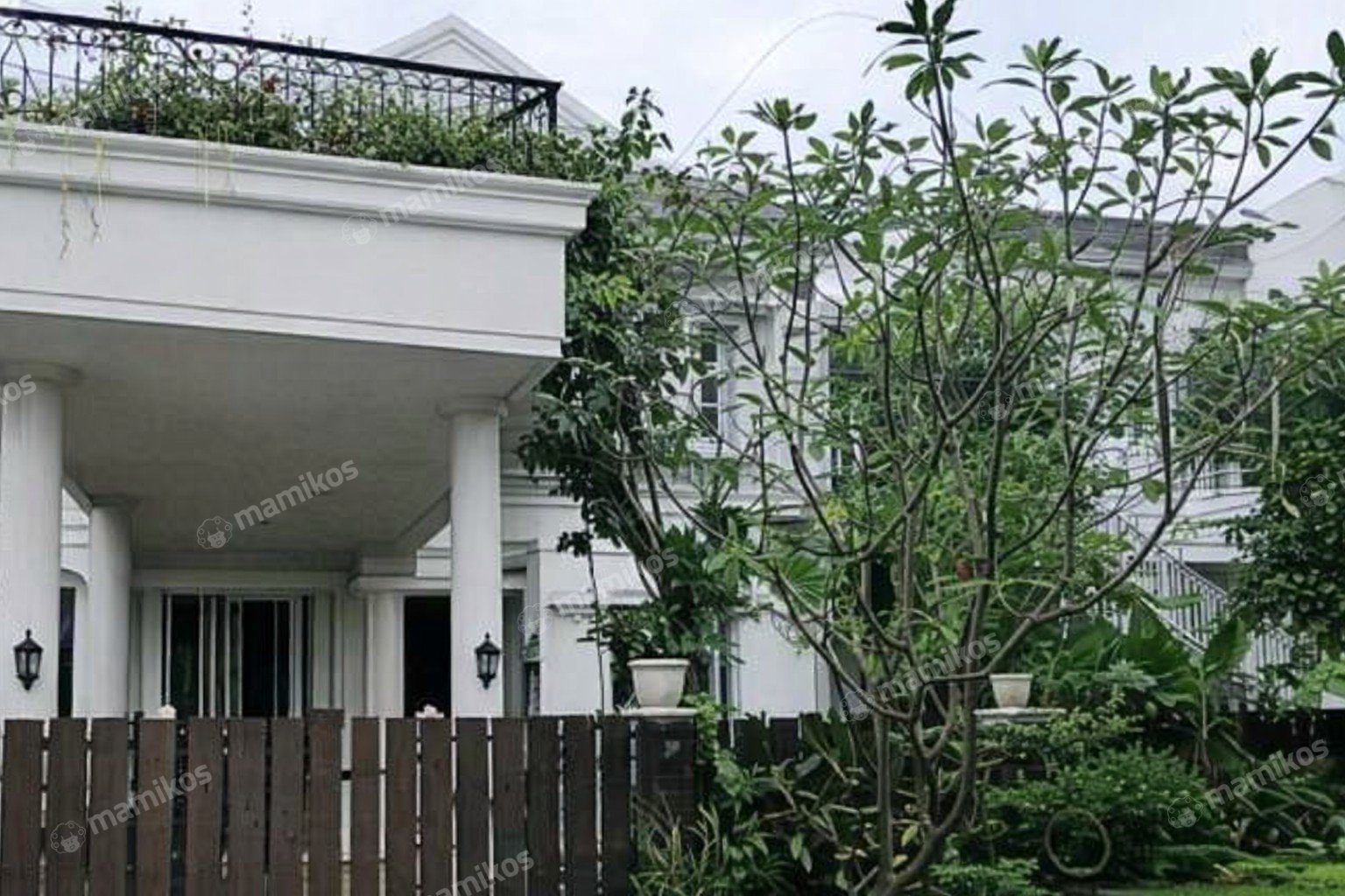 Rumah Sertifikat SHM 5 Kamar Tidur 4 Kamar Mandi Cibubur Jakarta Timur