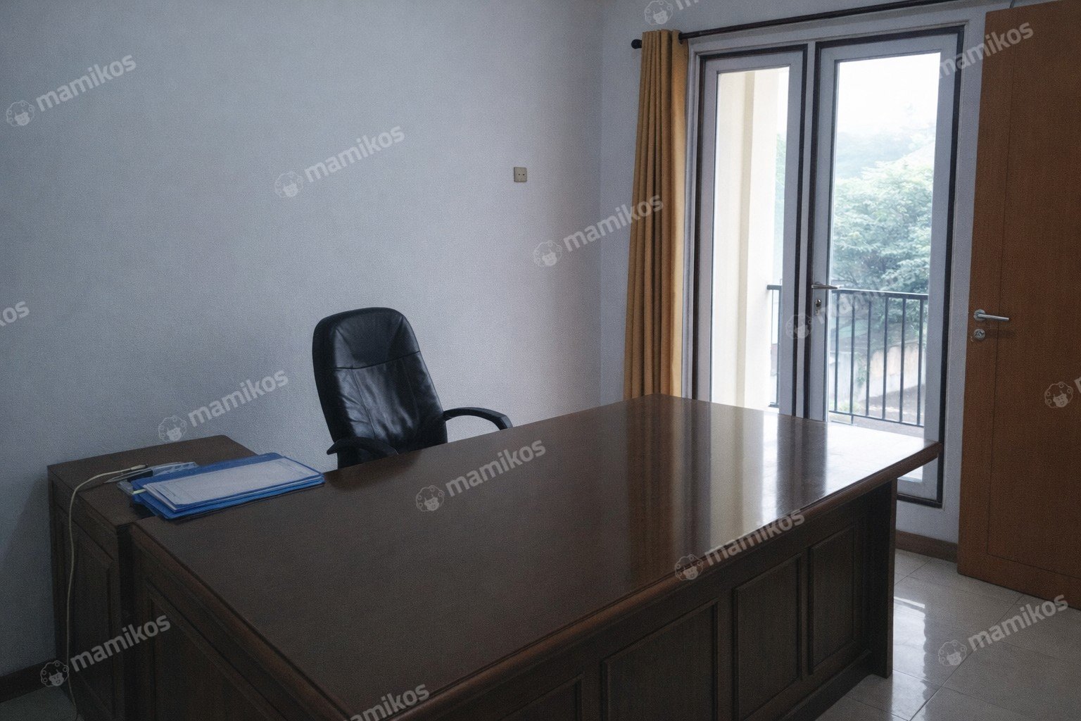 Rumah Sertifikat SHM 5 Kamar Tidur 4 Kamar Mandi Taman Palem Jakarta Barat - Photo 4