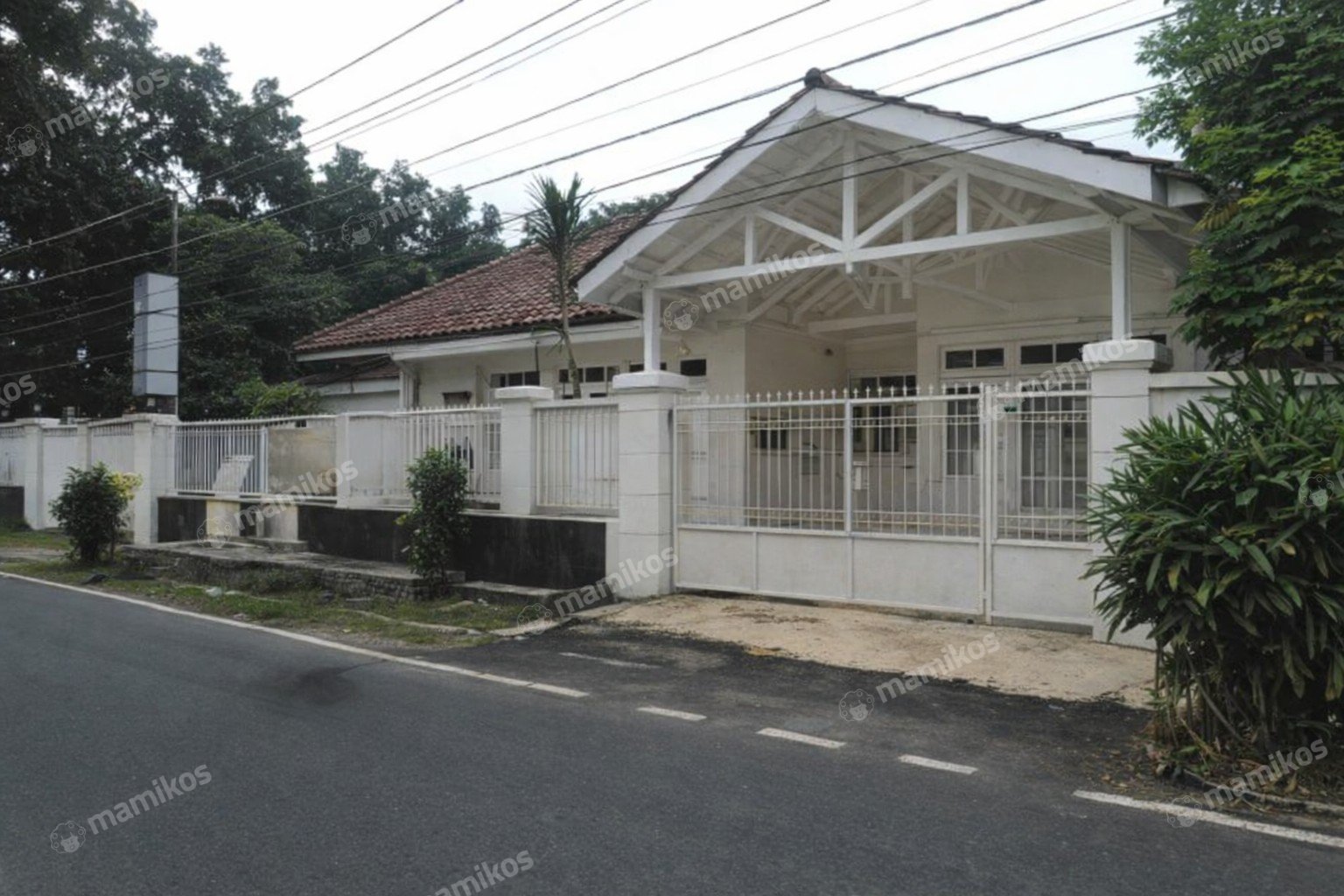 Rumah Sertifikat SHM 6 Kamar Tidur 4 Kamar Mandi Duren Sawit Jakarta Timur - Photo 2