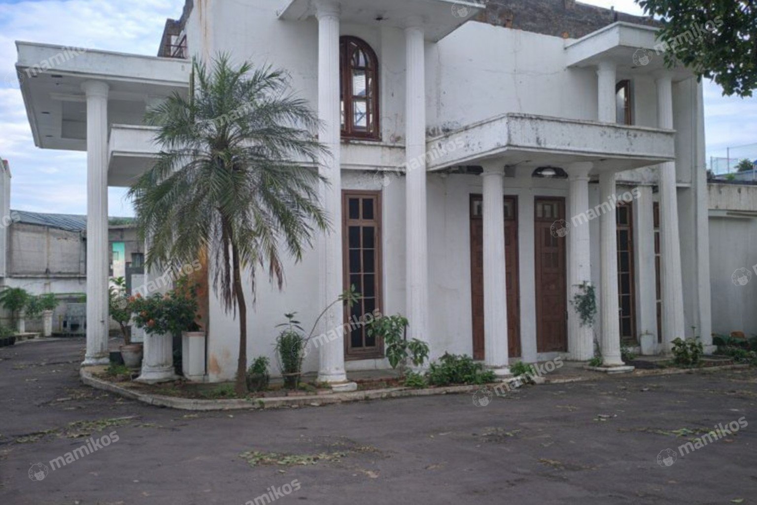 Rumah Sertifikat SHM 8 Kamar Tidur 7 Kamar Mandi Pinang Ranti Jakarta Timur