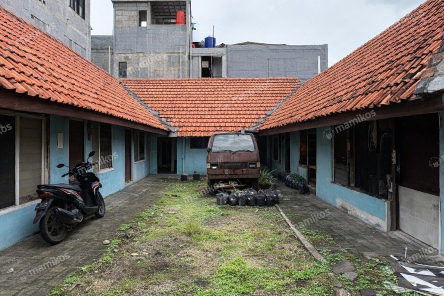 Rumah Sertifikat SHM 9 Kamar Tidur 3 Kamar Mandi Cawang Jakarta Timur