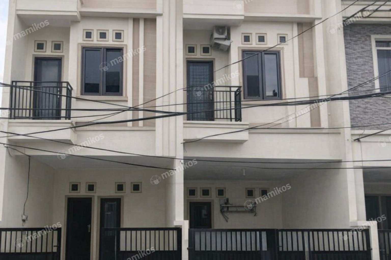 Rumah Sertifikat SHM 4 Kamar Tidur 3 Kamar Mandi Tanjung Duren Selatan Jakarta Barat