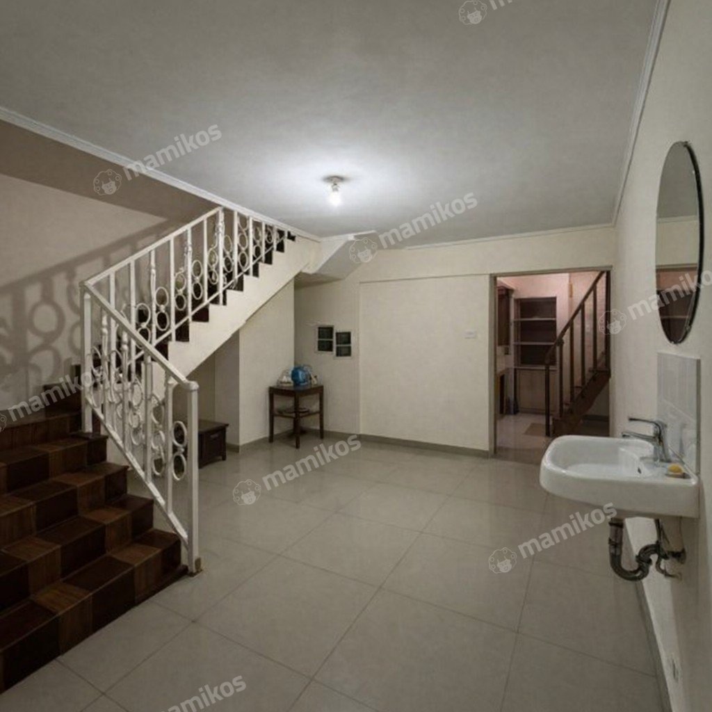 Rumah Sertifikat SHM 3 Kamar Tidur 3 Kamar Mandi Taman Ratu Jakarta Barat - Photo 3