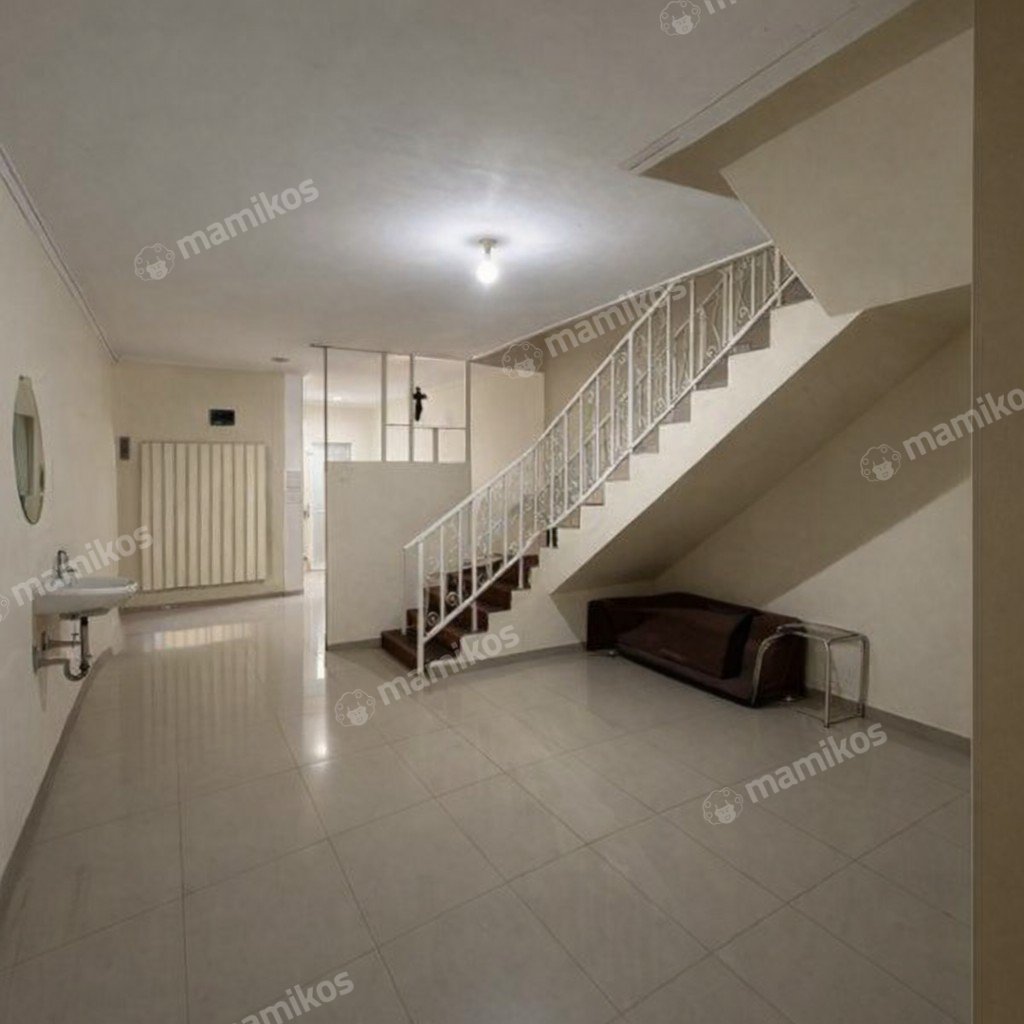 Rumah Sertifikat SHM 3 Kamar Tidur 3 Kamar Mandi Taman Ratu Jakarta Barat - Photo 4