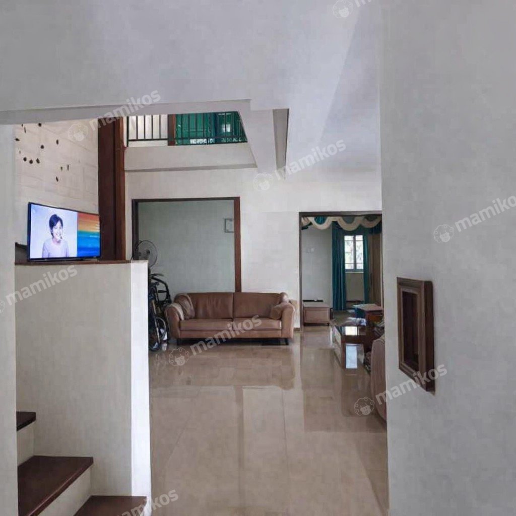 Rumah Sertifikat SHM 7 Kamar Tidur 4 Kamar Mandi Raffles Hills Jakarta Timur - Photo 2