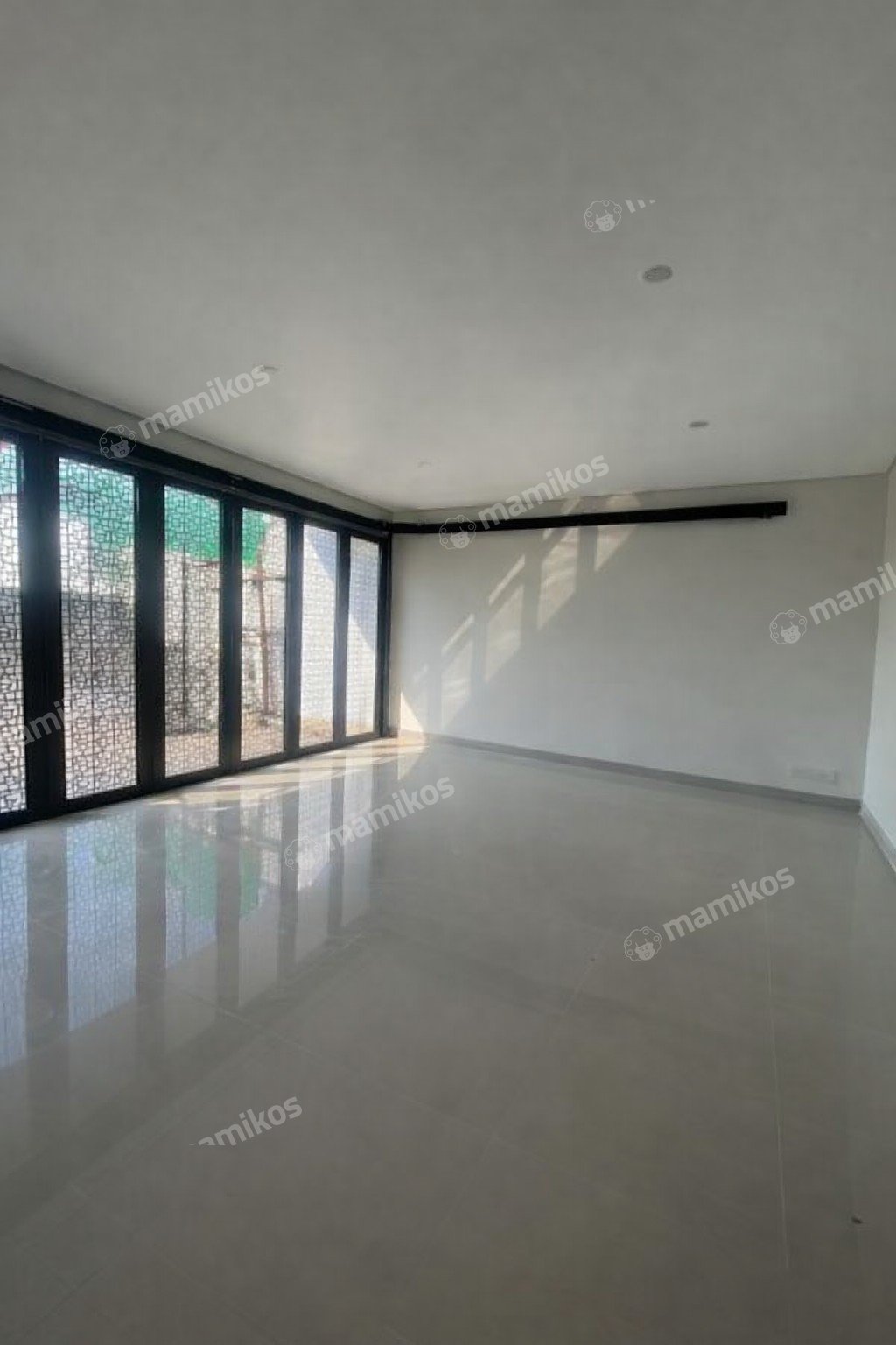 Rumah 5 Kamar Tidur 4 Kamar Mandi 3 Lantai Pantai Indah Kapuk Jakarta Utara - Photo 2