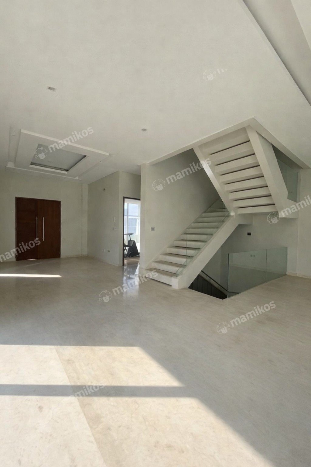 Rumah 5 Kamar Tidur 4 Kamar Mandi 3 Lantai Pantai Indah Kapuk Jakarta Utara - Photo 4