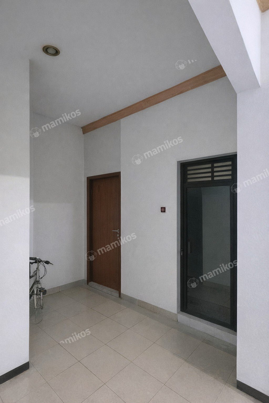 Rumah Sertifikat SHM 4 Kamar Tidur 2 Kamar Mandi Tomang Jakarta Barat - Photo 2