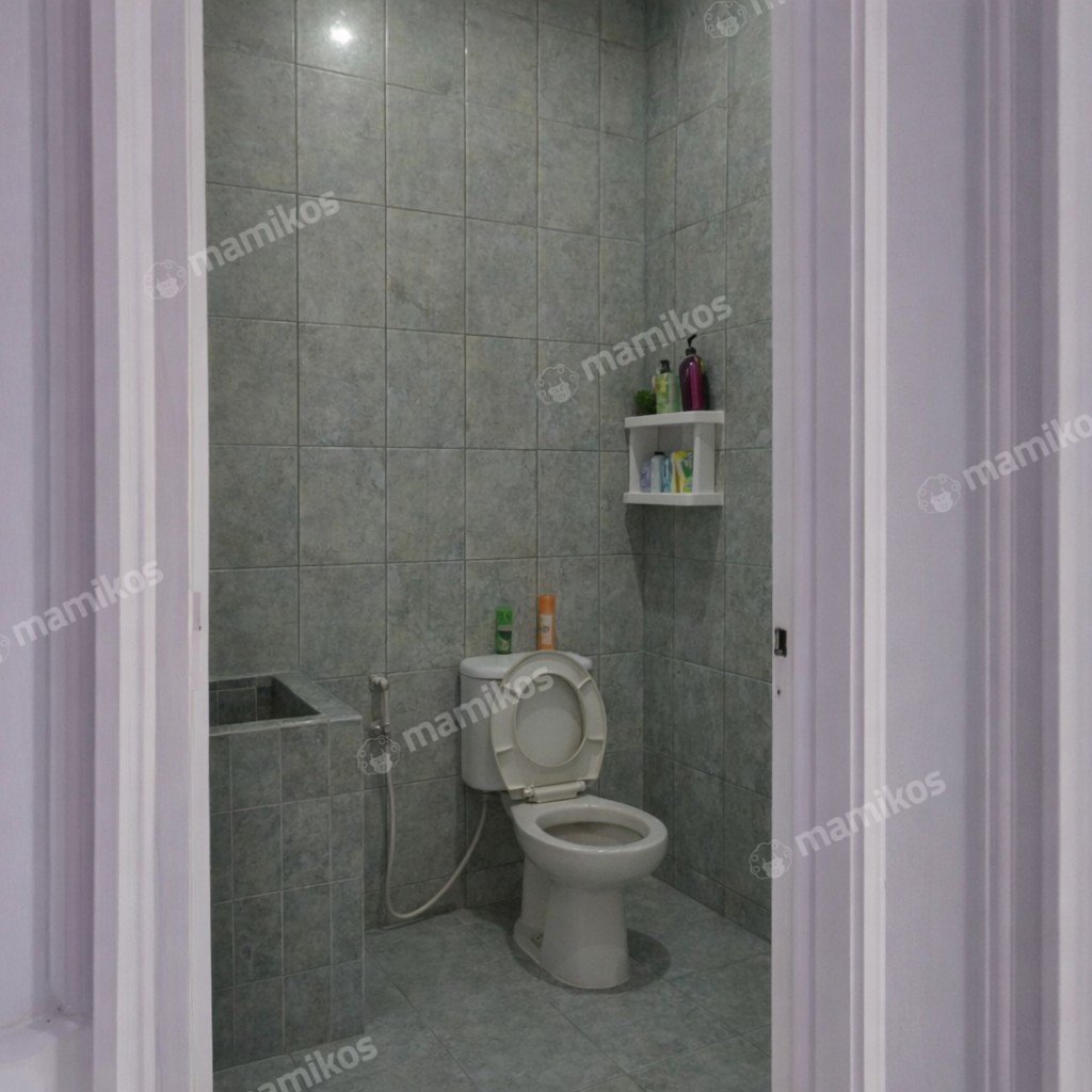 Rumah Sertifikat SHM 3 Kamar Tidur 2 Kamar Mandi Taman Surya Jakarta Barat - Photo 4