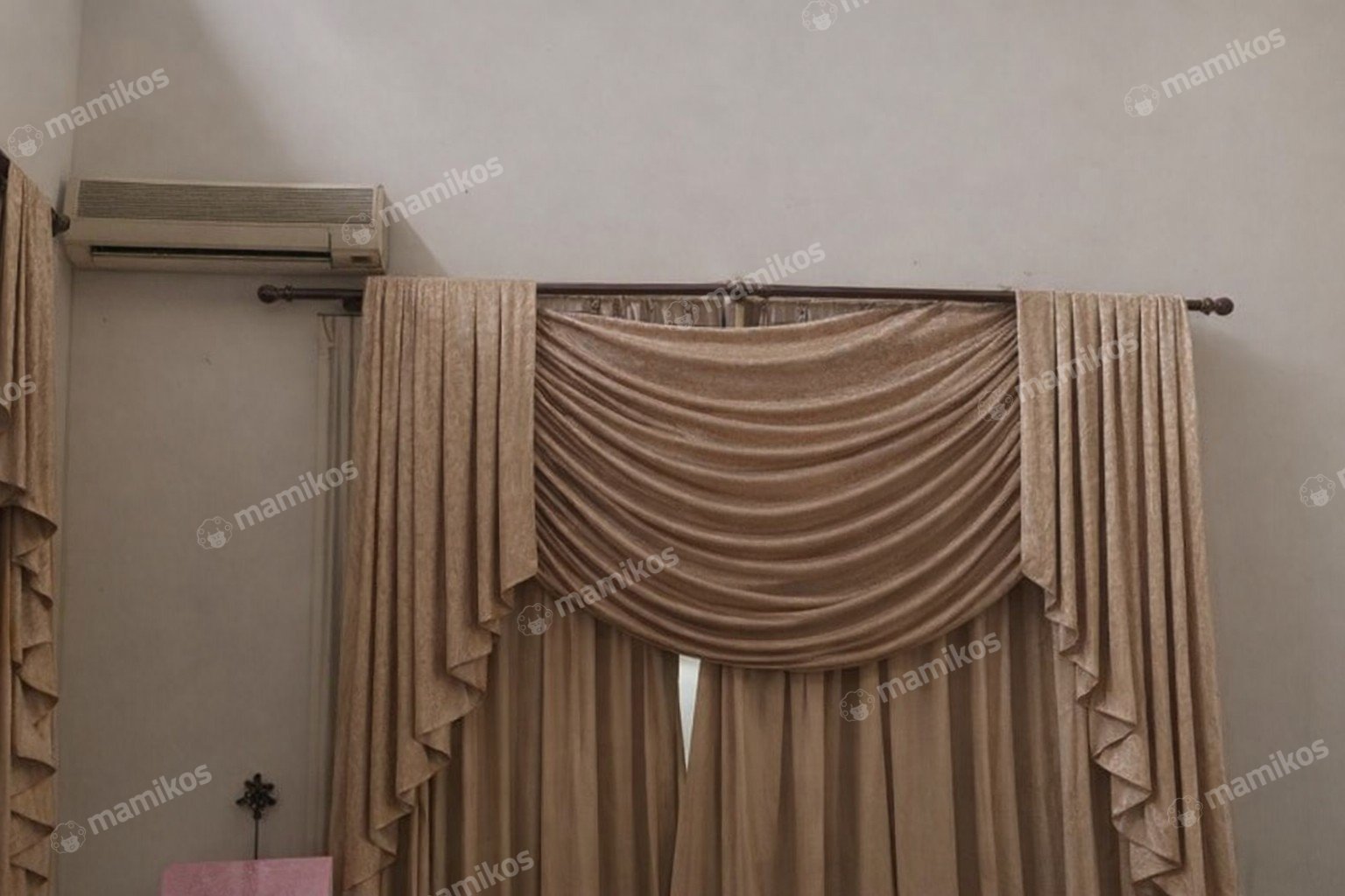 Rumah Sertifikat SHM 4 Kamar Tidur 4 Kamar Mandi Puri Indah Jakarta Barat