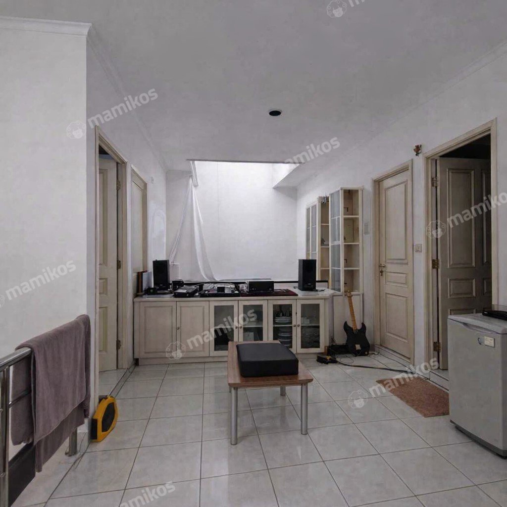 Rumah Sertifikat SHM 5 Kamar Tidur 3 Kamar Mandi Sunrise Garden Jakarta Barat - Photo 5