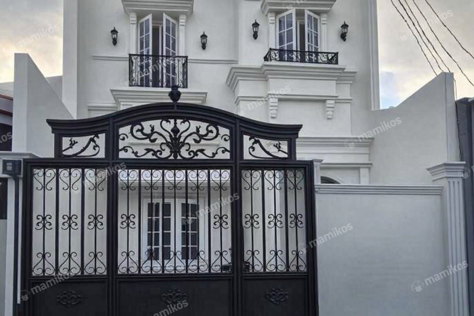 Rumah Sertifikat SHM 4 Kamar Tidur 3 Kamar Mandi Joglo Jakarta Barat