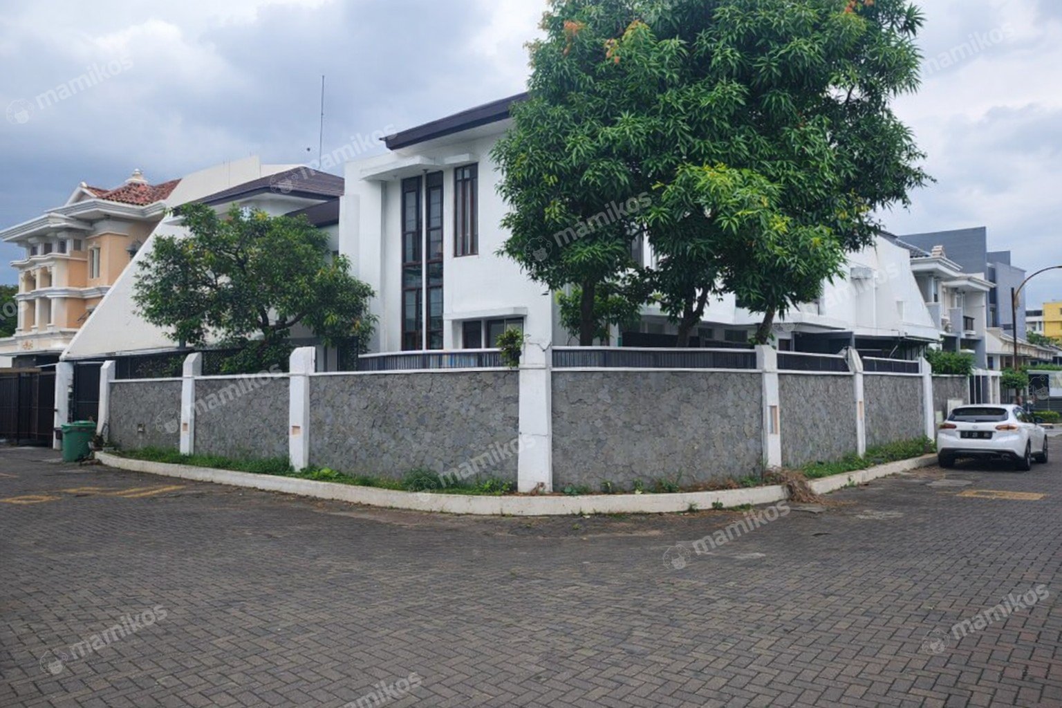 Rumah Sertifikat SHM 6 Kamar Tidur 3 Kamar Mandi Kelapa Gading Jakarta Utara