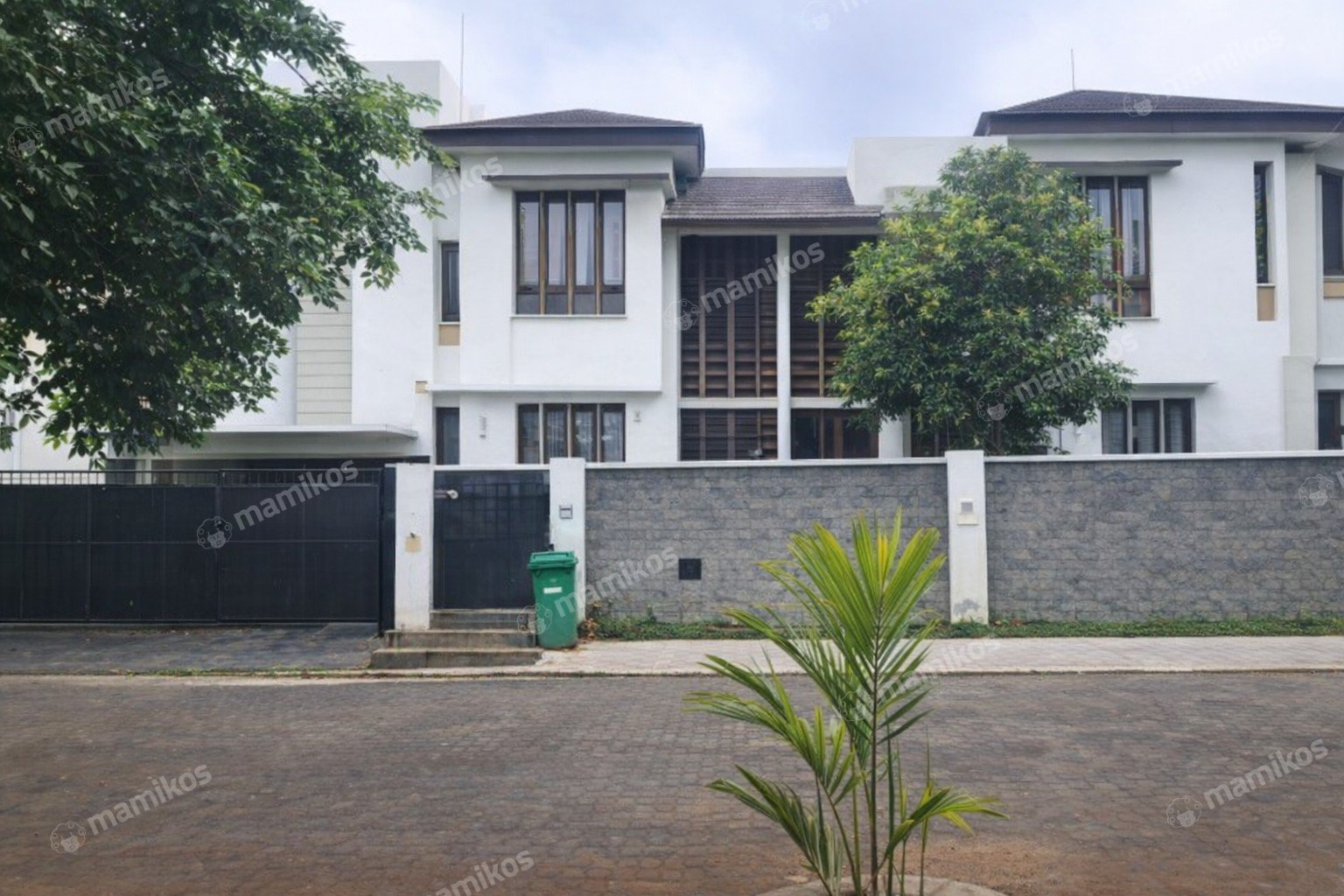 Rumah Sertifikat SHM 6 Kamar Tidur 3 Kamar Mandi Kelapa Gading Jakarta Utara - Photo 2