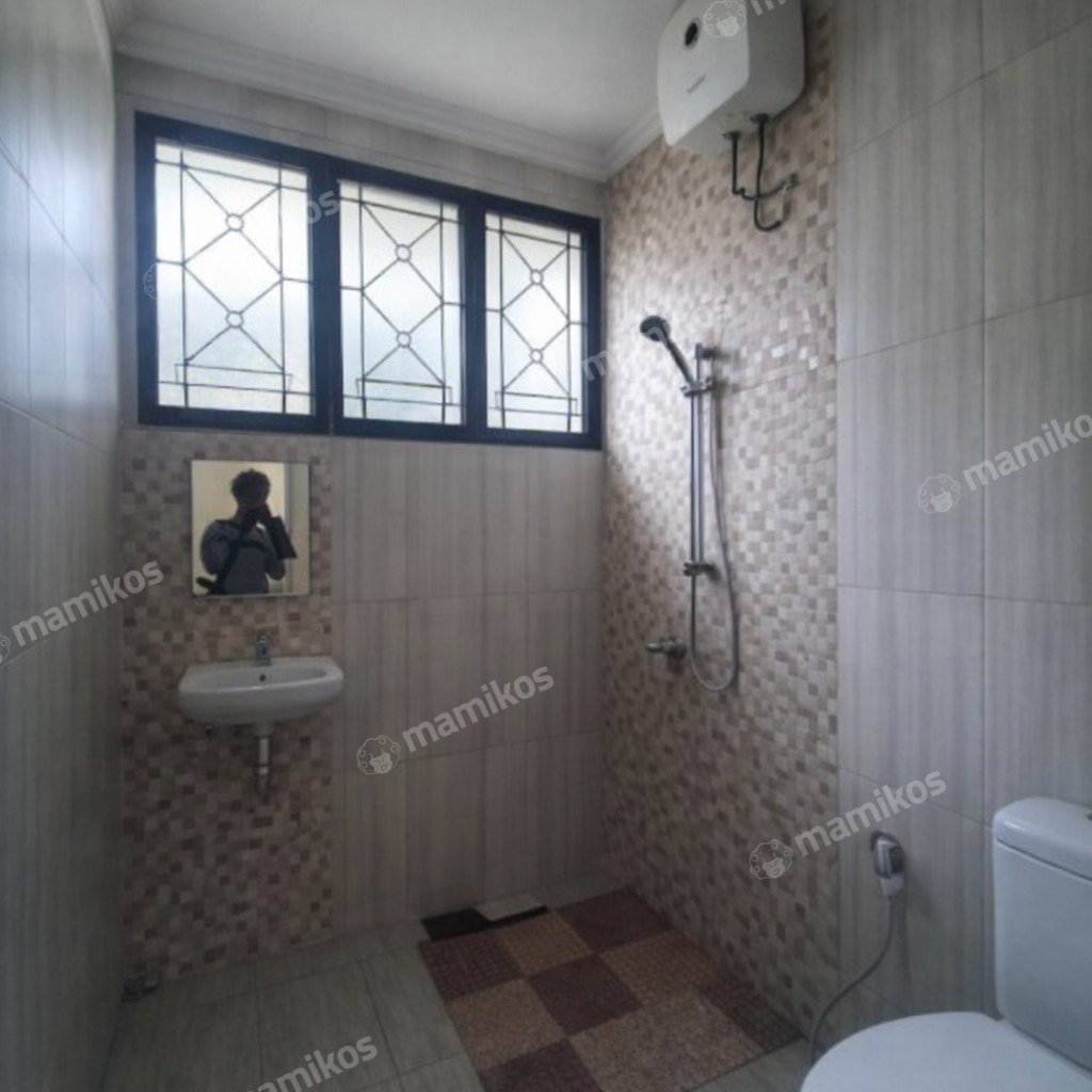 Rumah Sertifikat SHM 3 Kamar Tidur 2 Kamar Mandi Kampung Rambutan Jakarta Timur - Photo 5