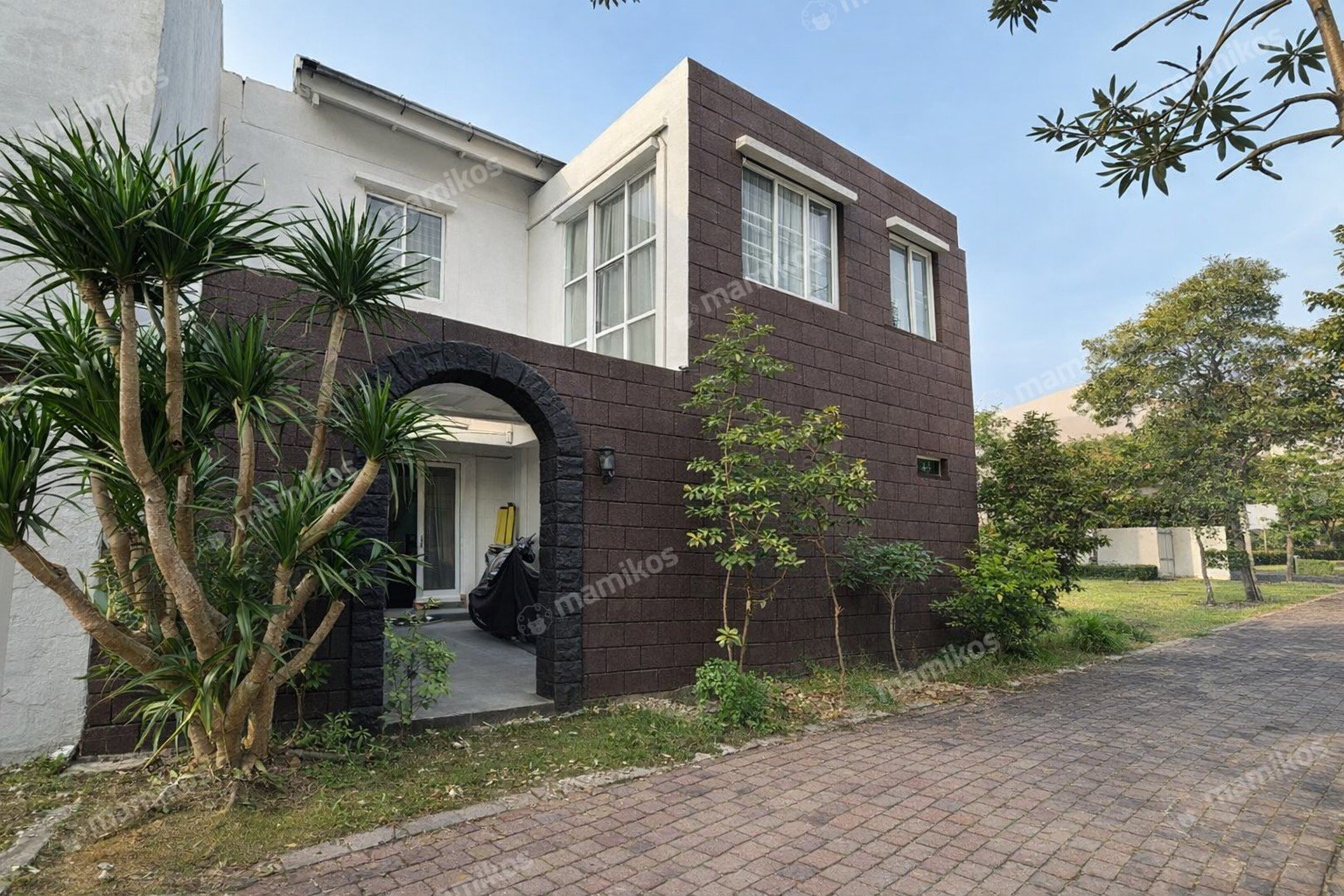 Rumah Sertifikat SHM 5 Kamar Tidur 3 Kamar Mandi Jakarta Garden City Jakarta Timur