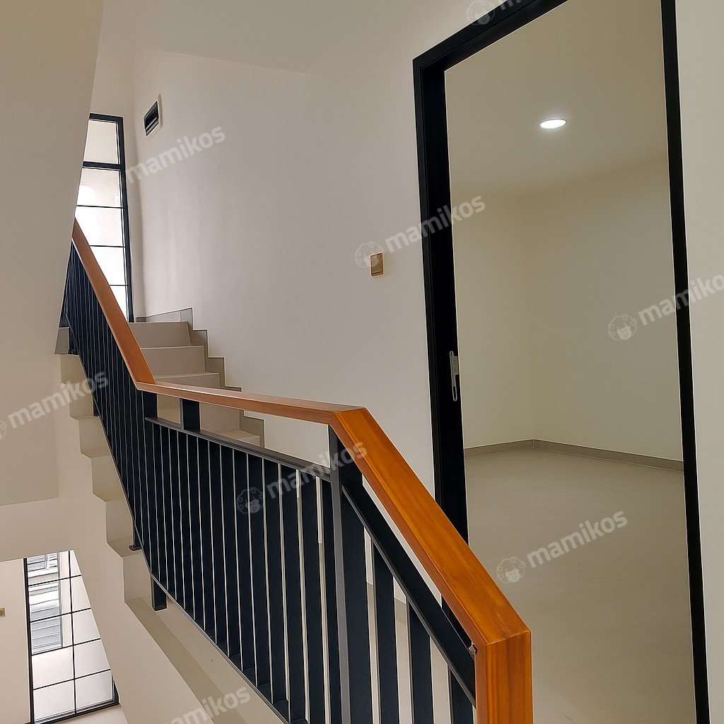 Rumah Sertifikat SHM 3 Kamar Tidur 3 Kamar Mandi Rawamangun Jakarta Timur - Photo 3