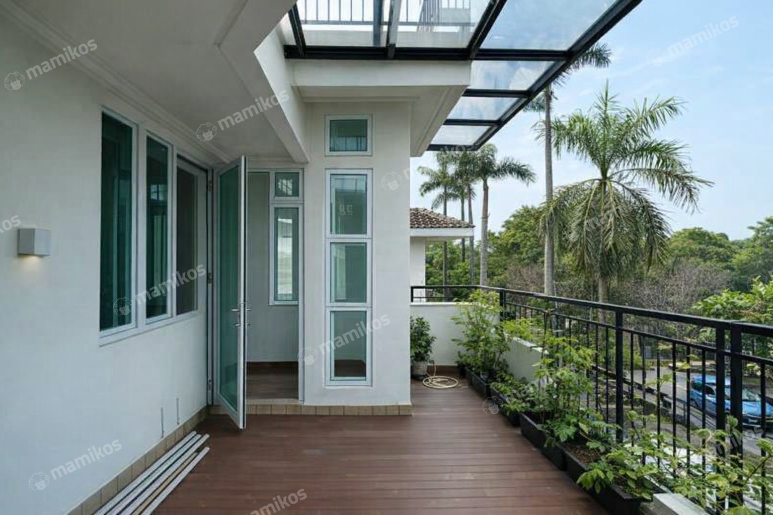 Rumah Sertifikat SHM 5 Kamar Tidur 6 Kamar Mandi Pondok Indah Jakarta Selatan