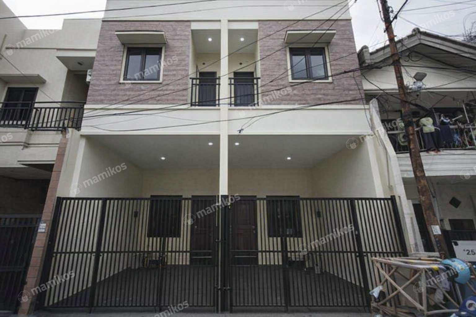 Rumah Sertifikat SHM 3 Kamar Tidur 3 Kamar Mandi Tanjung Duren Jakarta Barat