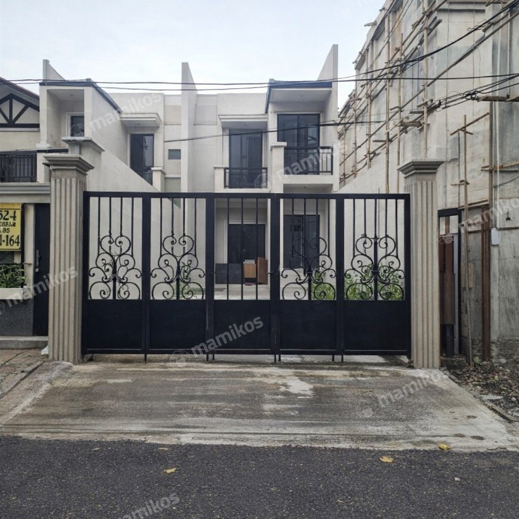 Rumah Sertifikat SHM 3 Kamar Tidur 3 Kamar Mandi Taman Anggrek Jakarta Barat - Photo 2