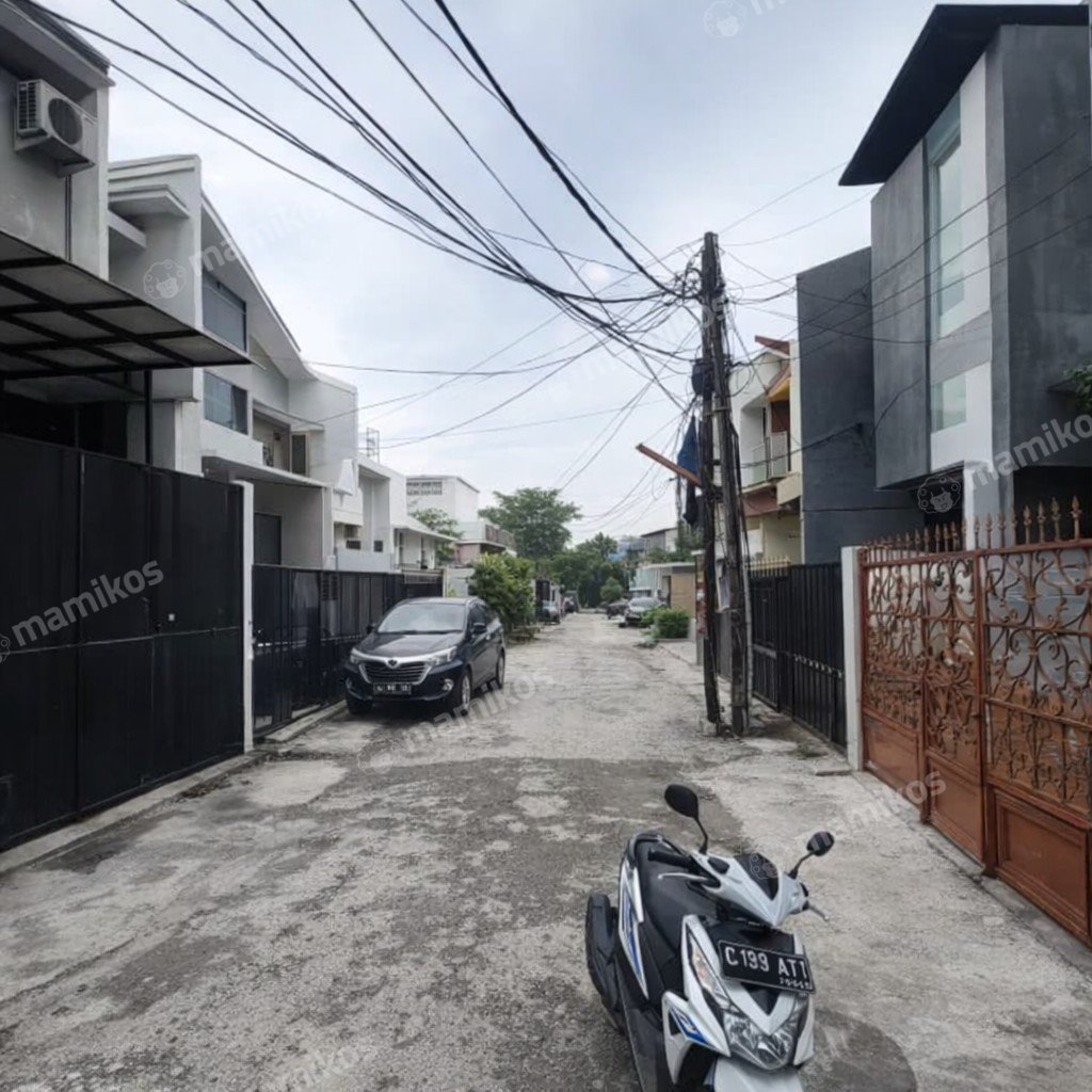 Rumah Baru Sertifikat SHM 5 Kamar Tidur Taman Ratu Jakarta Barat - Photo 3