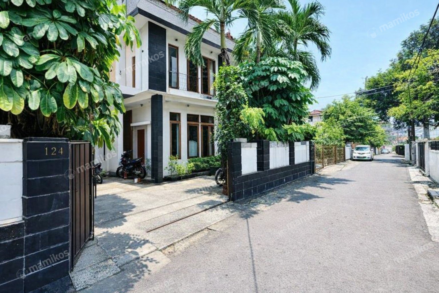 Rumah Sertifikat SHM 8 Kamar Tidur 5 Kamar Mandi Kebayoran Baru Jakarta Selatan