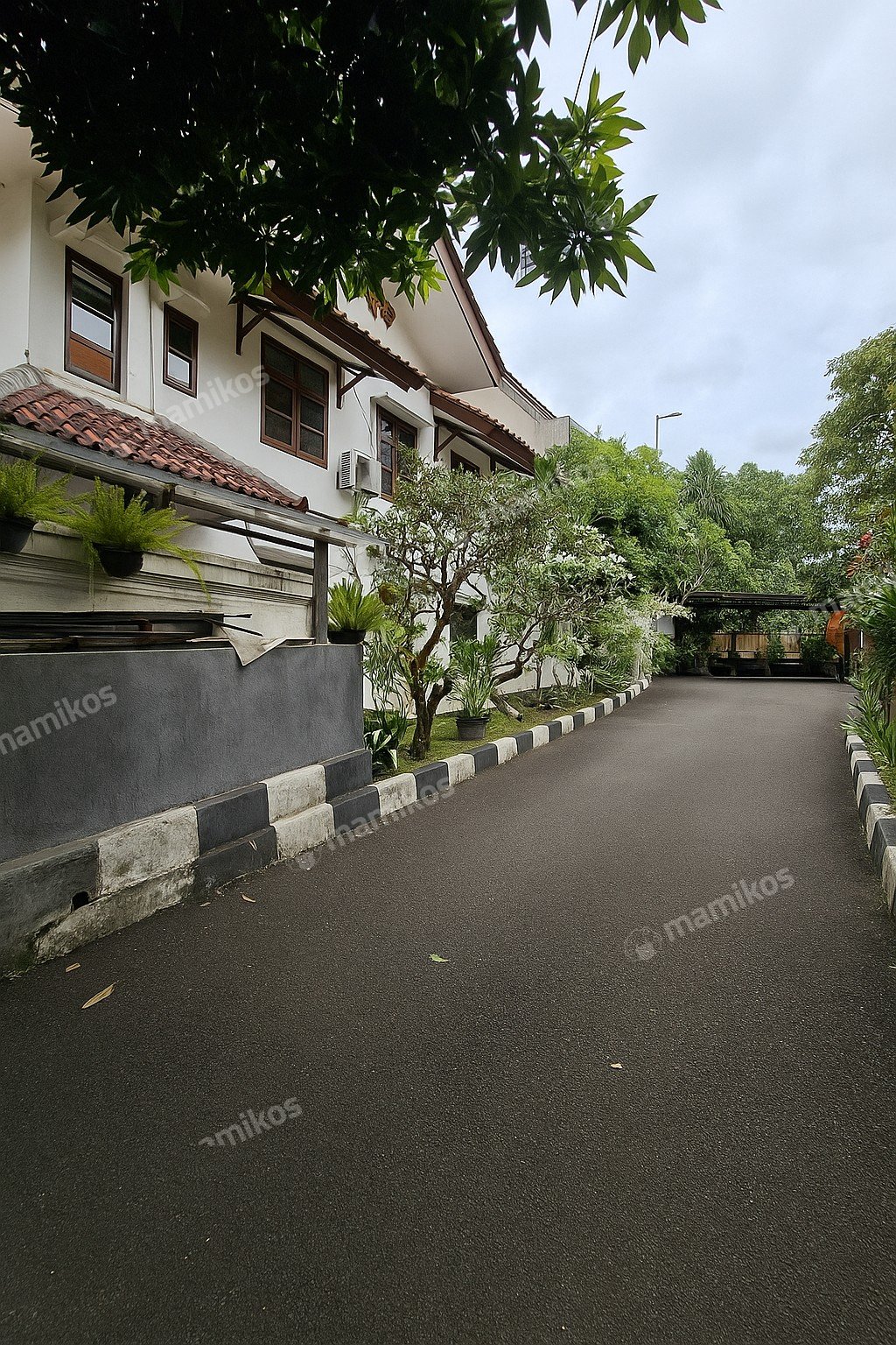 Rumah Sertifikat SHM 4 Kamar Tidur 4 Kamar Mandi Pulomas Jakarta Timur - Photo 2