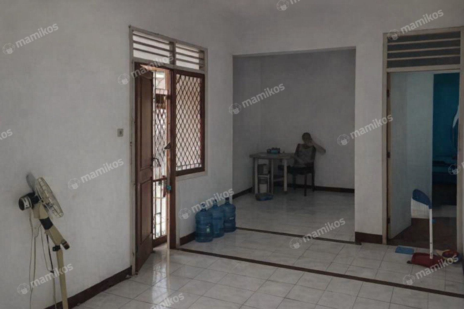 Rumah Sertifikat SHM 5 Kamar Tidur 3 Kamar Mandi Gandaria Jakarta Selatan - Photo 4
