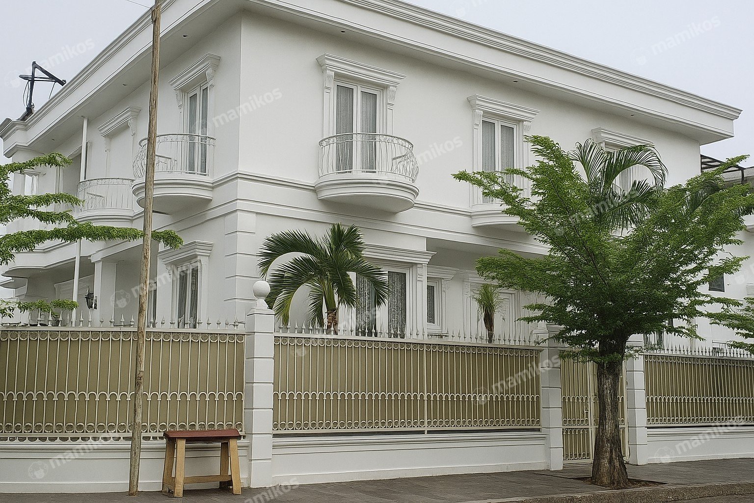 Rumah Sertifikat SHM 5 Kamar Tidur 4 Kamar Mandi Kebon Jeruk Jakarta Barat