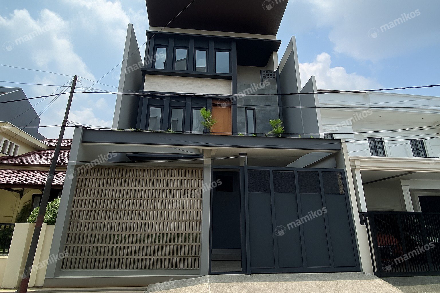 Rumah Sertifikat SHM 4 Kamar Tidur 4 Kamar Mandi Pondok Indah Jakarta Selatan