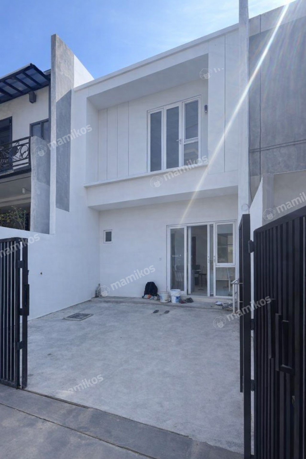 Rumah Sertifikat SHM 3 Kamar Tidur 3 Kamar Mandi Duri Kosambi Jakarta Barat - Photo 2
