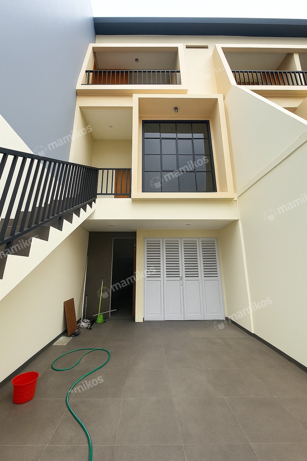Rumah Sertifikat SHM 4 Kamar Tidur 3 Kamar Mandi Tomang Jakarta Barat - Photo 2