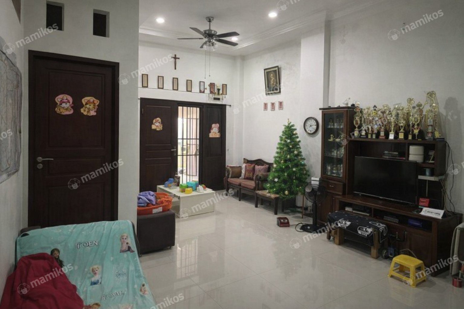 Rumah Sertifikat SHM 4 Kamar Tidur 3 Kamar Mandi Tanjung Duren Jakarta Barat